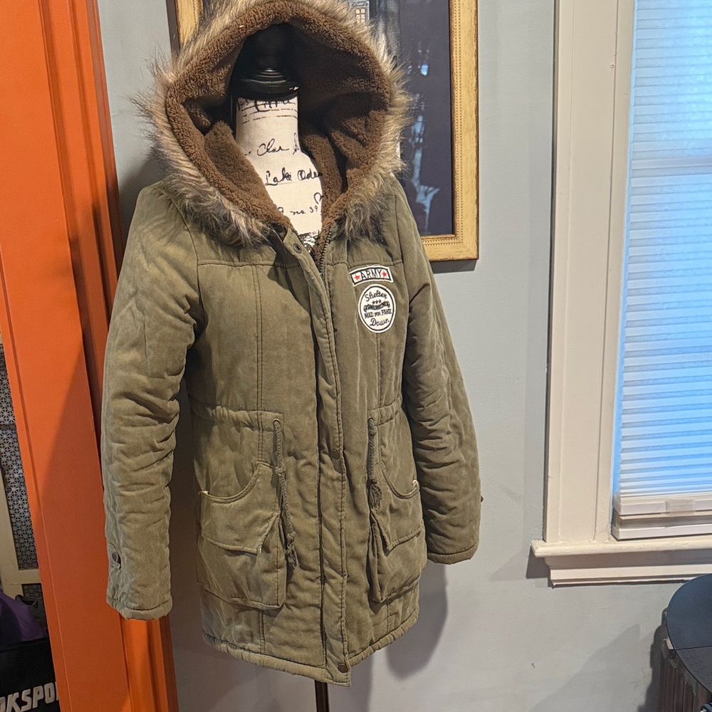 Olive Green Parka with Faux Fur Hood and Lining (M)